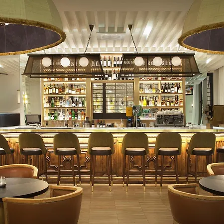 Hotel Camiral - The Leading Of The World